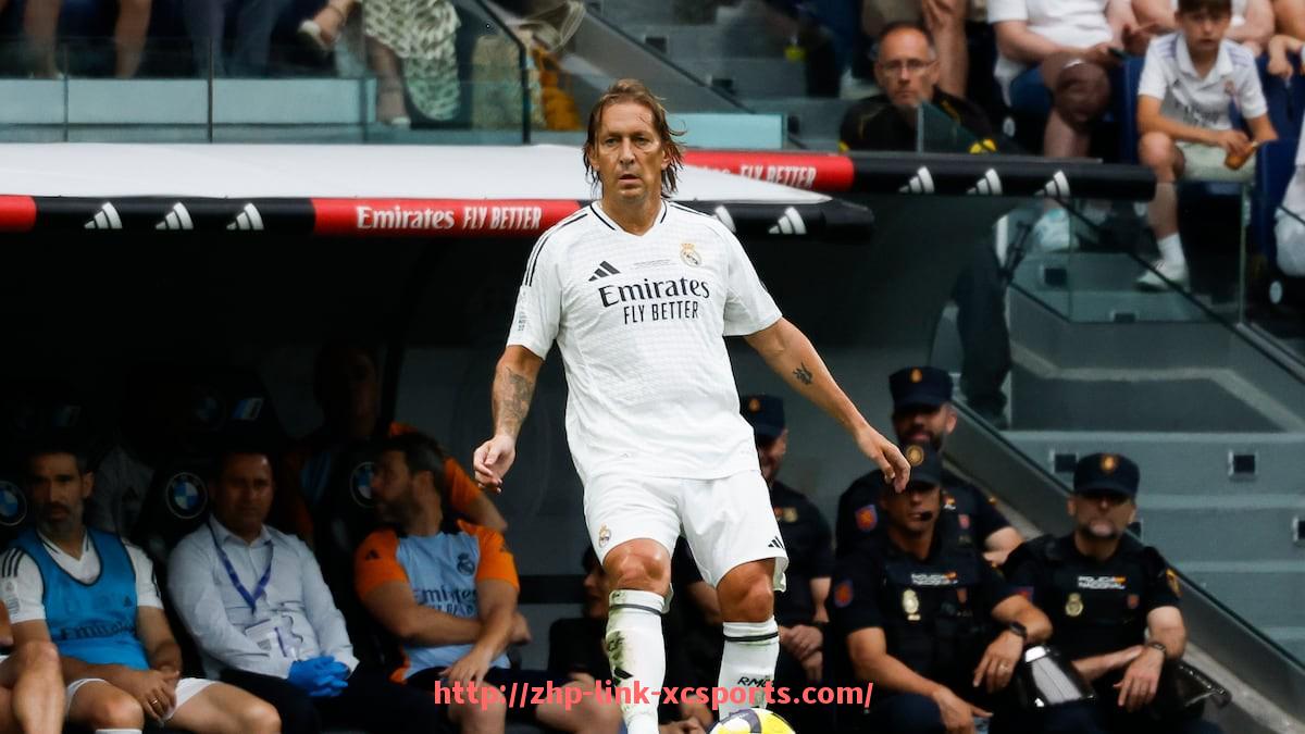 杏彩体育-世俱杯图文混排数据案例展示赛事信息整合新方式